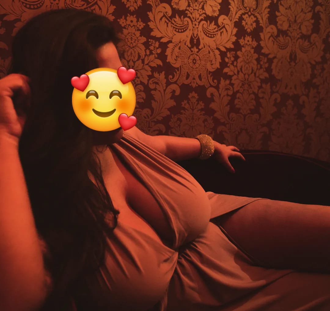 מלכת סאדו עסיסית בדירה דיסקרטית בבת ים מלכת סאדו עסיסית בדירה דיסקרטית בבת ים